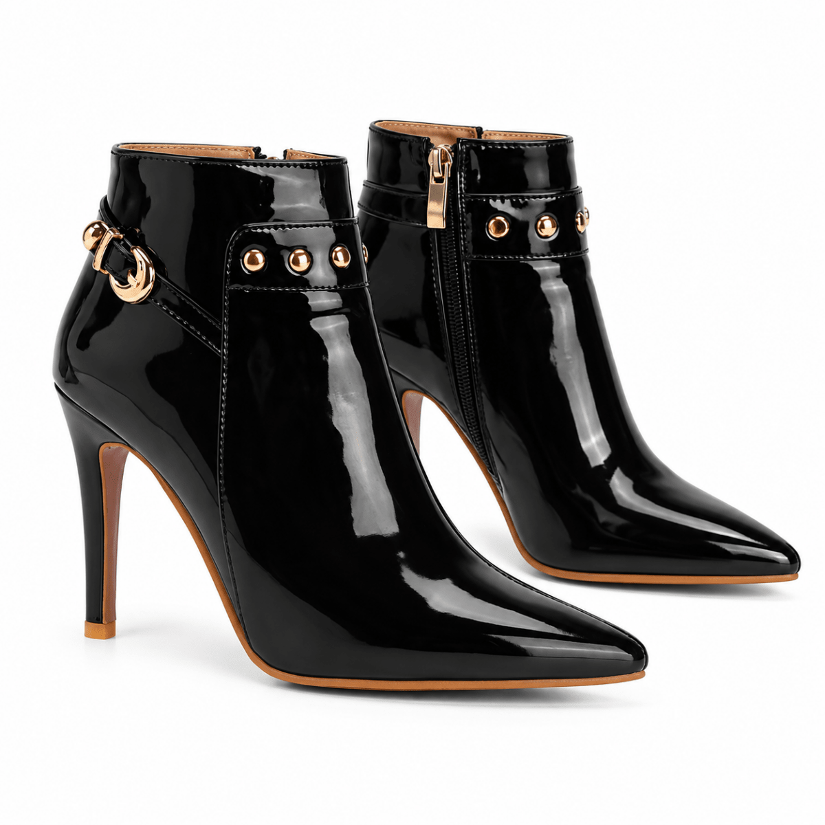 Siri – Elegante Winter Stiefeletten Damen in Lack-Optik – Spitze Ankle Boots mit Stiletto-Absatz, Nieten & Schnalle Stiefeletten