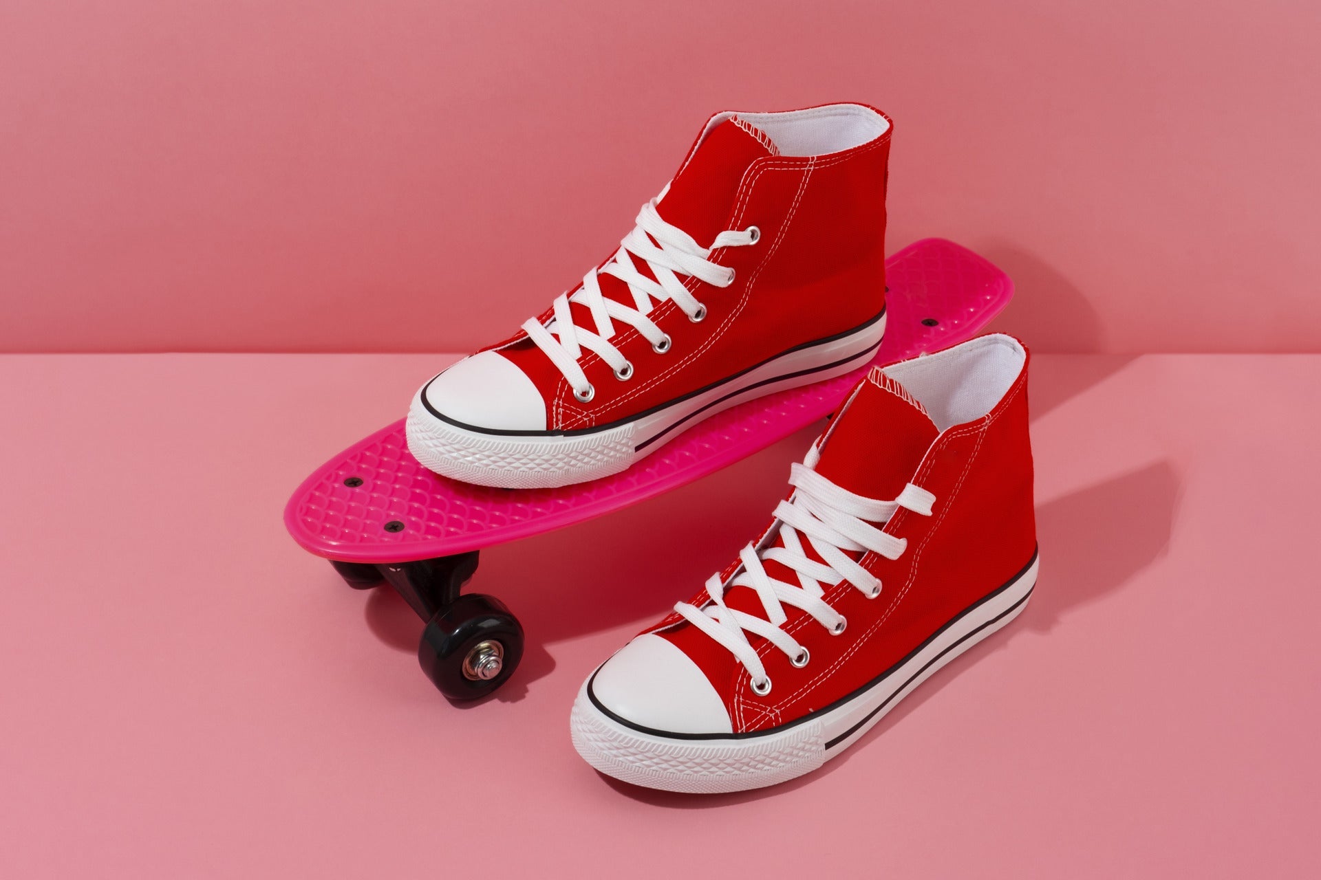 Was bedeuten rote Schuhe bei Männern